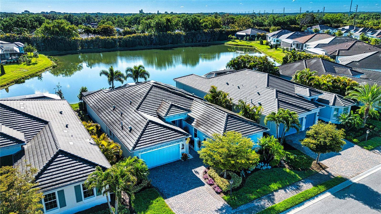 7732 SANDHILL LAKE DR, Sarasota, FL 34241