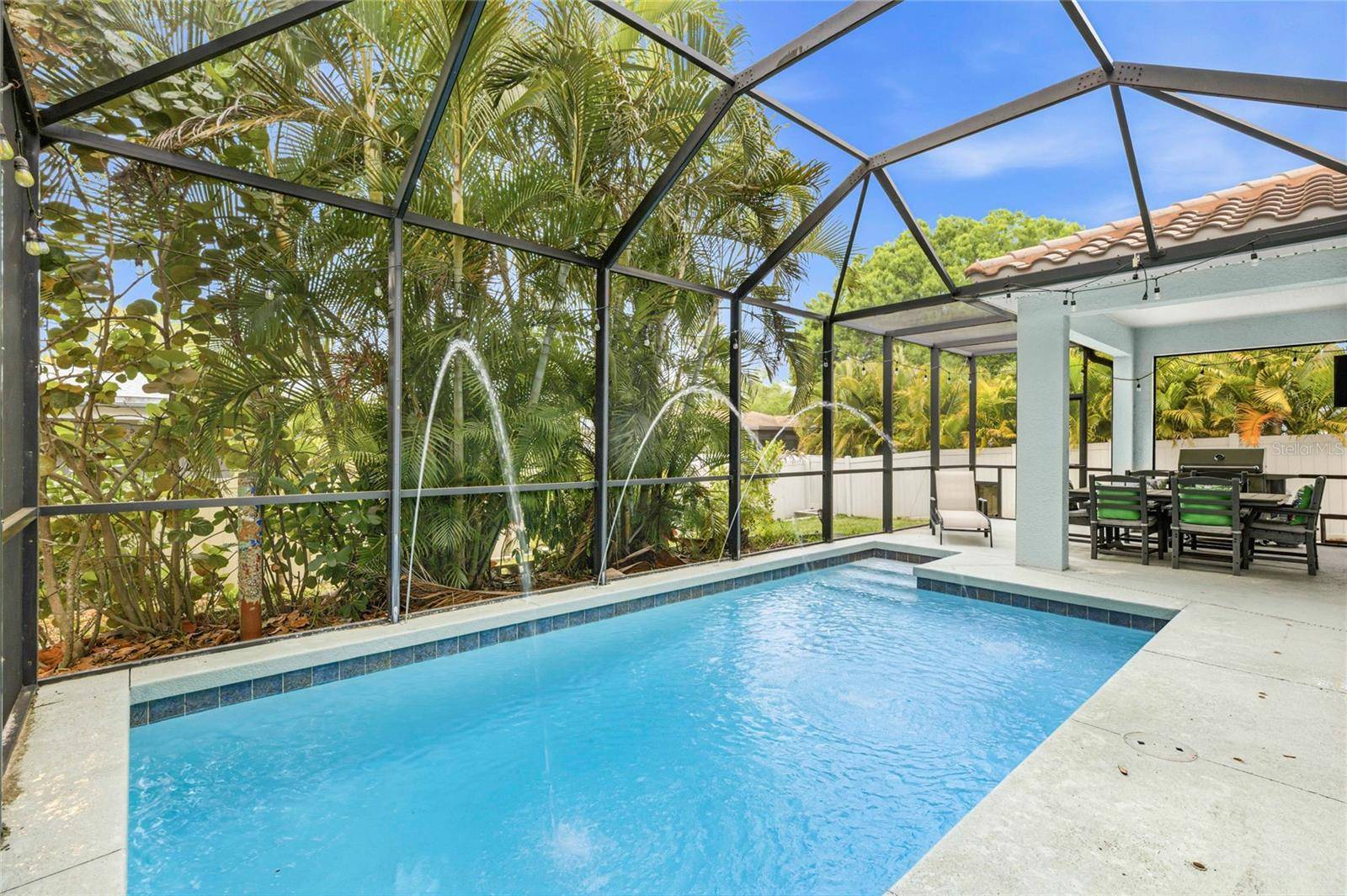 5603 AARON CT, Sarasota, FL 34232
