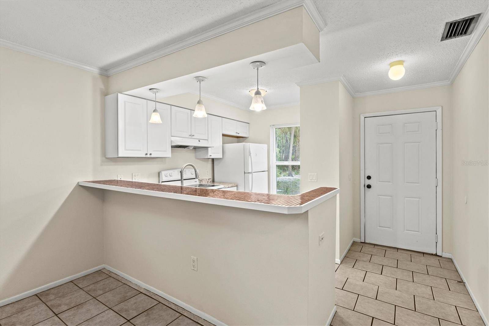 4631 SUMMERWIND DR #16, Sarasota, FL 34234
