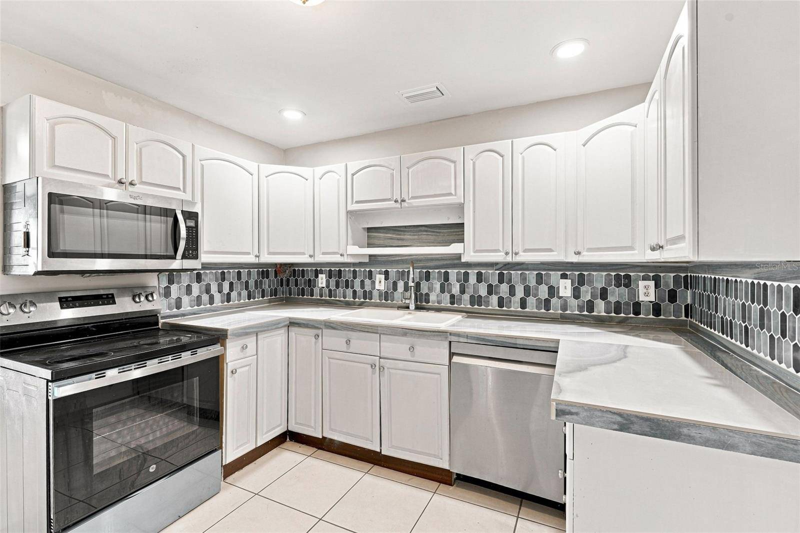 2930 ACLINE RD, Punta Gorda, FL 33950