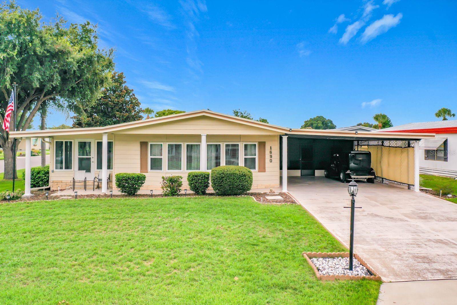 1690 NASSAU CIR, Tavares, FL 32778