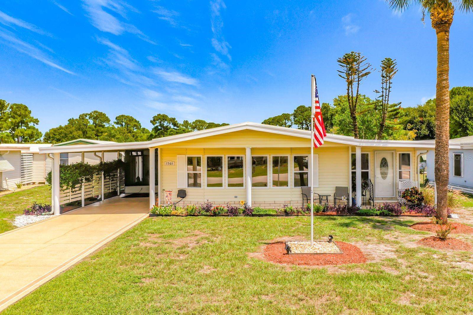 1561 APACHE CIR, Tavares, FL 32778