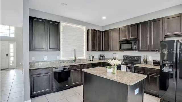 4352 ACORN CT, Davenport, FL 33837