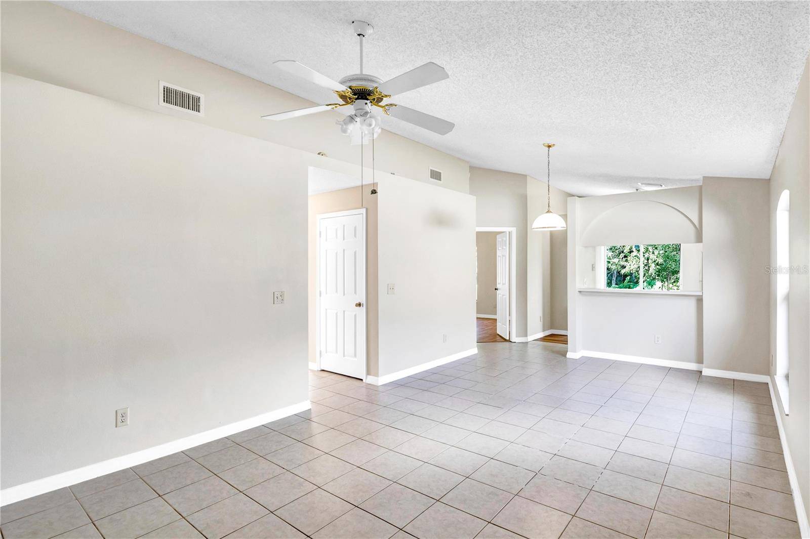 8832 VALENCIA OAKS CT, Orlando, FL 32825