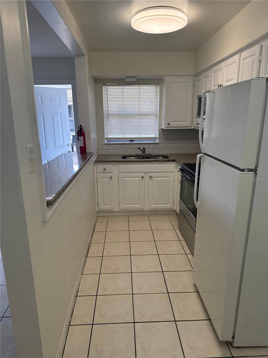 500 75TH AVE N #10, St Petersburg, FL 33702