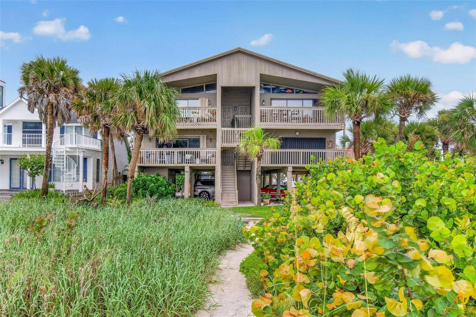 300 BEACH TRL #201, Indian Rocks Beach, FL 33785