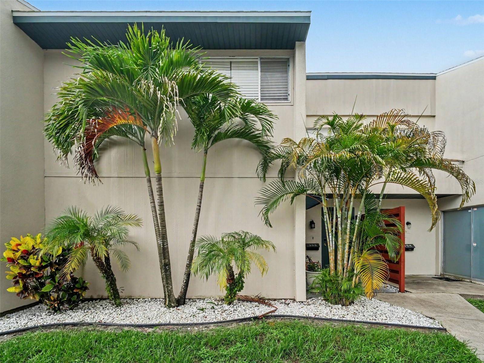 908 BYRON LN #6, Sarasota, FL 34243