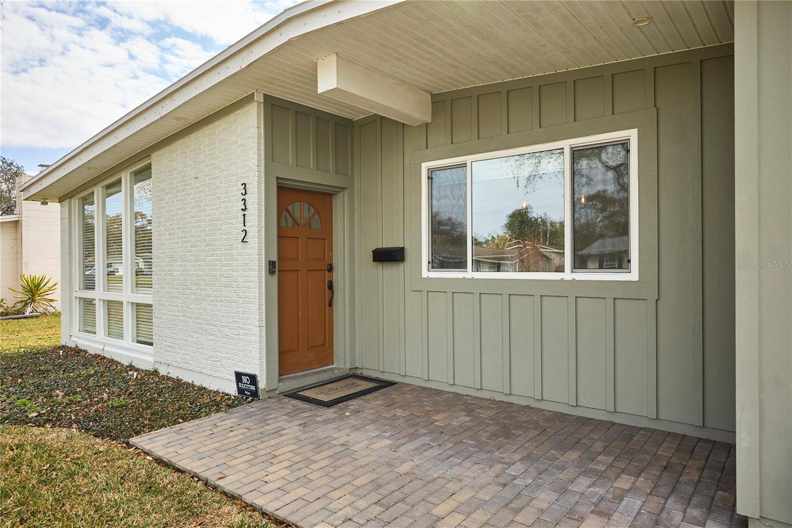 3312 NAKORA DR, Tampa, FL 33618