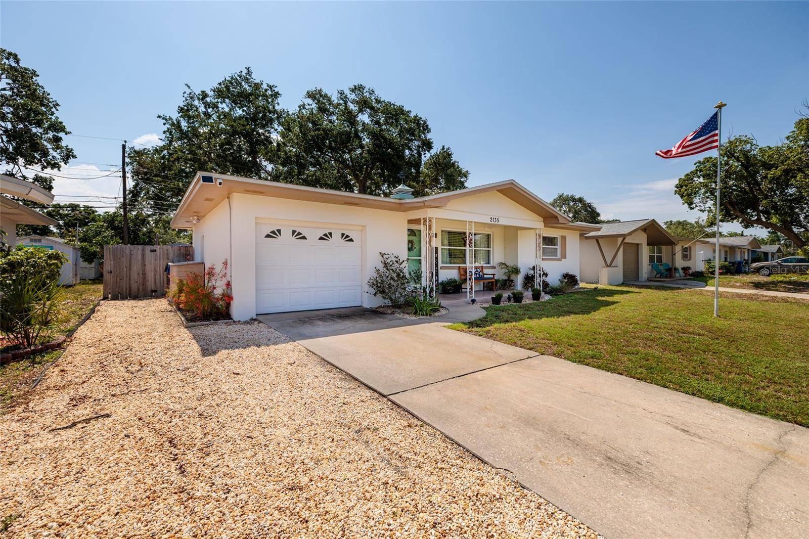 2135 POCAHONTAS DR, Largo, FL 33774