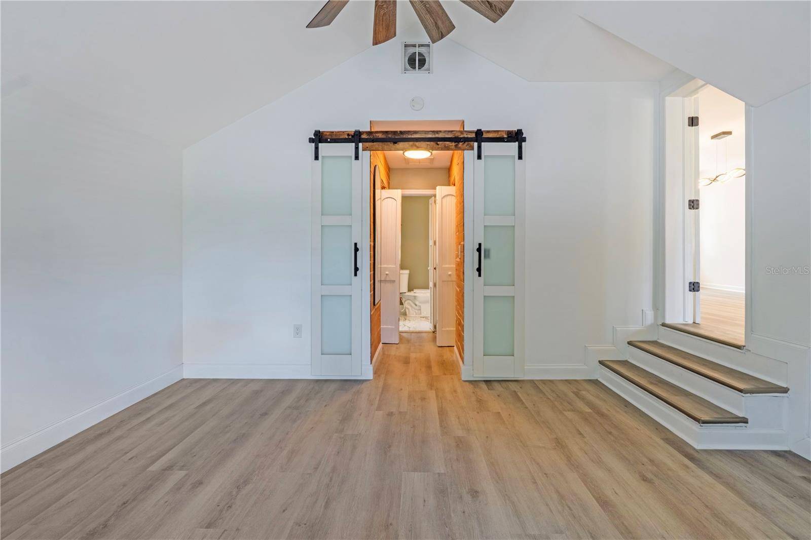 305 S ROSSITER ST, Mount Dora, FL 32757