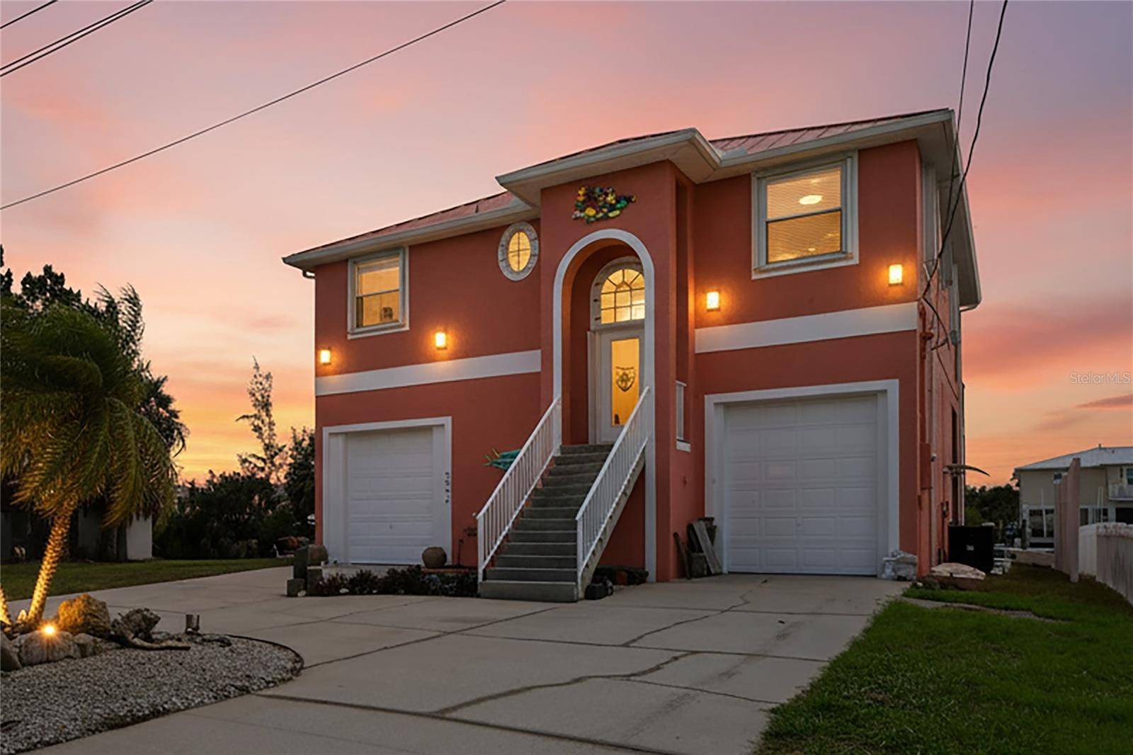 3294 MINNOW CREEK DR, Hernando Beach, FL 34607