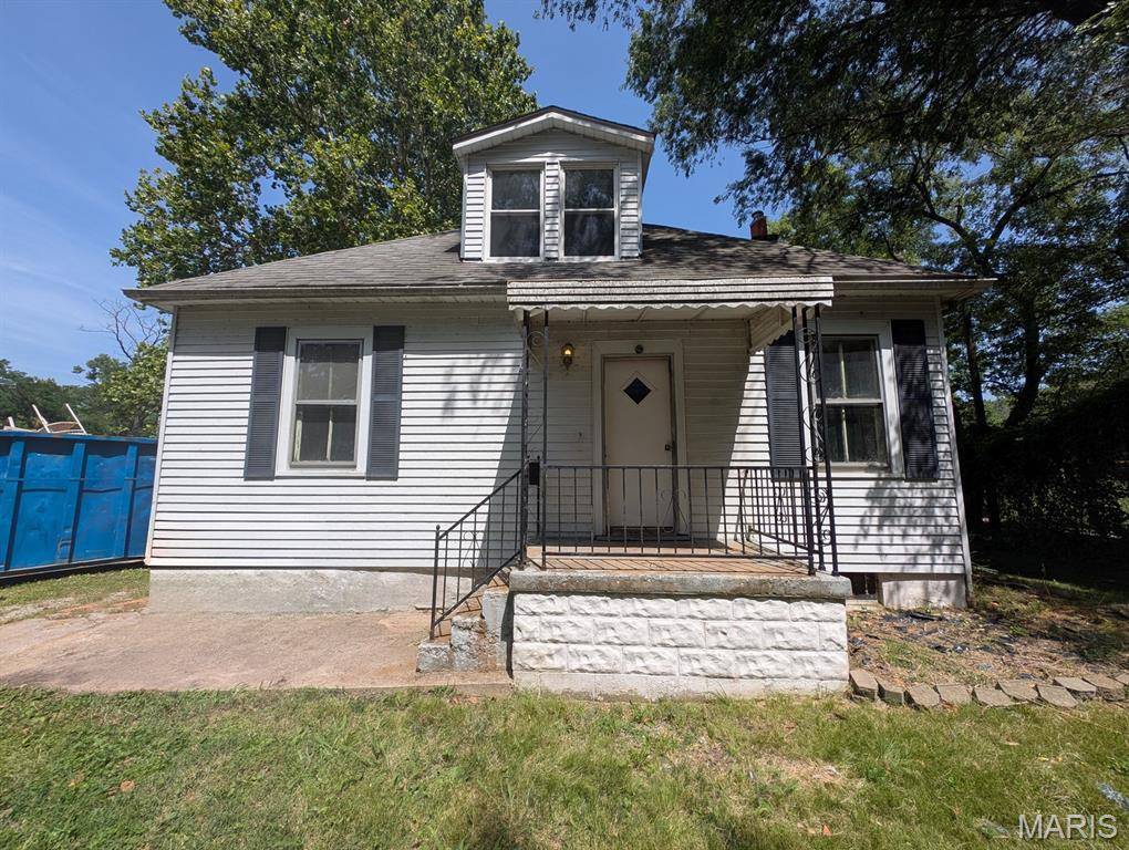 612 S 6th ST, Belleville, IL 62220
