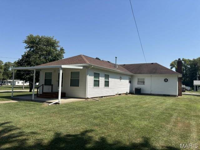 428 N 1st ST, Witt, IL 62094