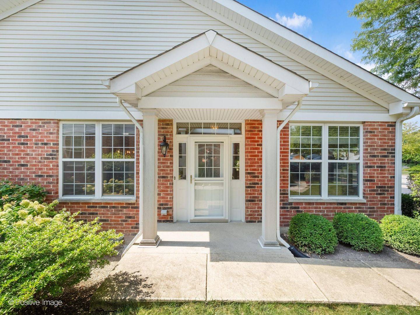 134 Chestnut Hills CIR, Burr Ridge, IL 60527