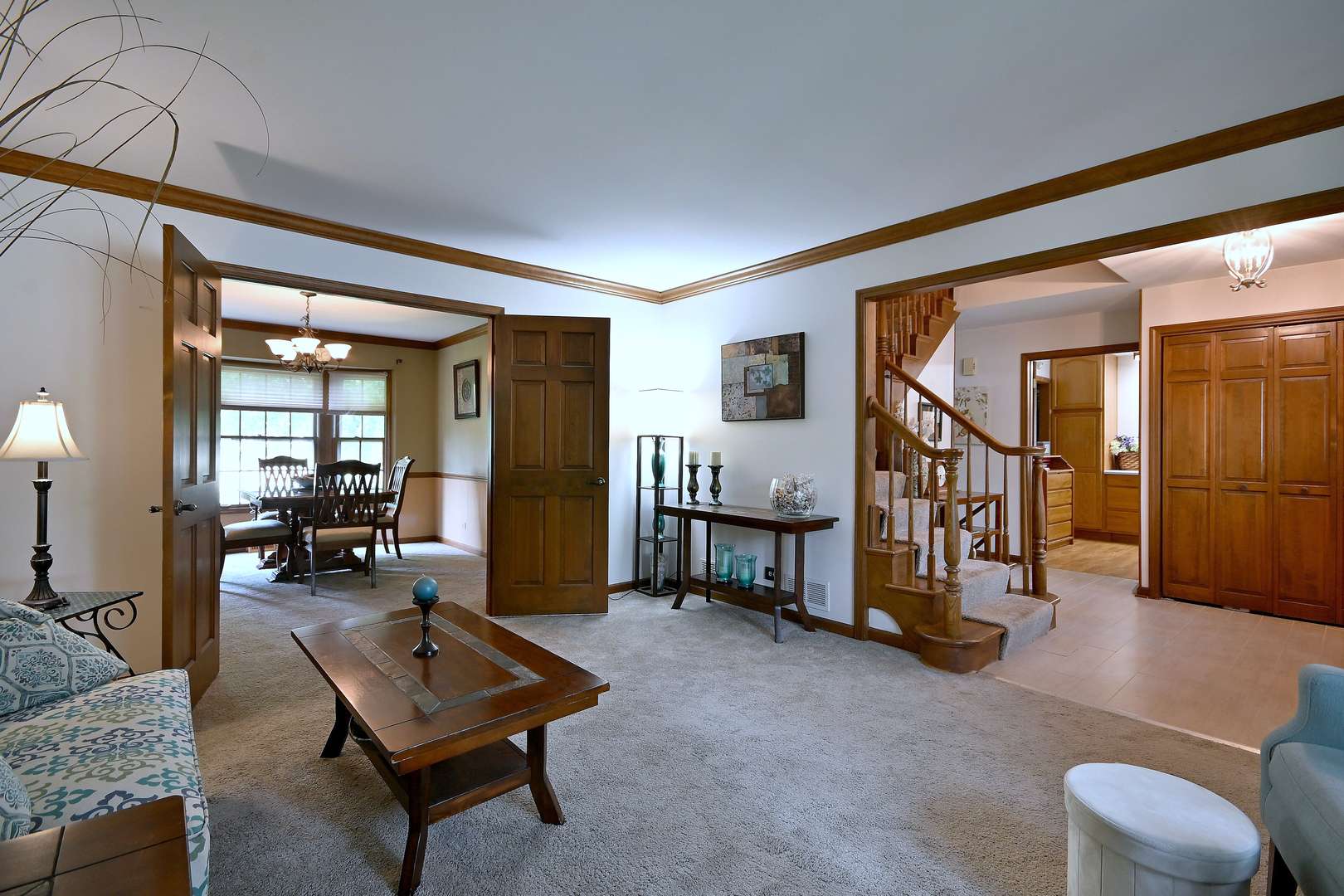 27W168 Chartwell DR, Winfield, IL 60190