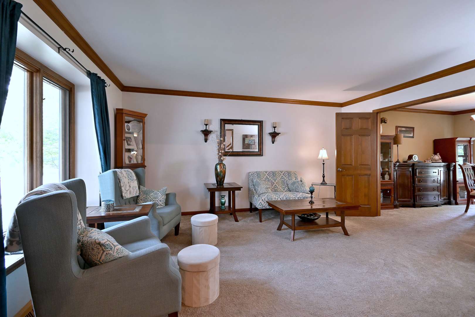27W168 Chartwell DR, Winfield, IL 60190