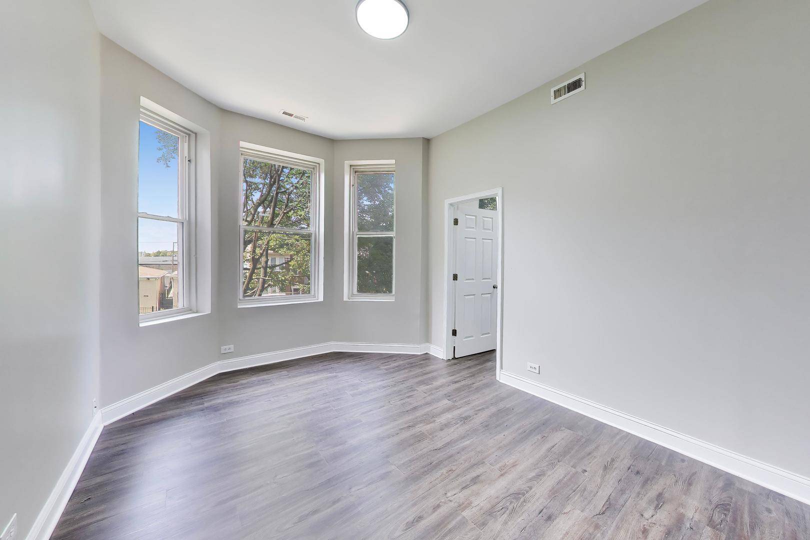 6947 S Wabash AVE, Chicago, IL 60637