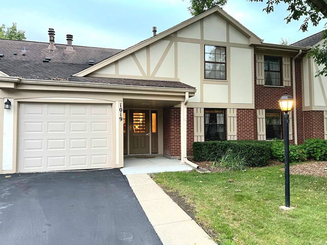 1019 Thorndale CT #A2, Wheeling, IL 60090