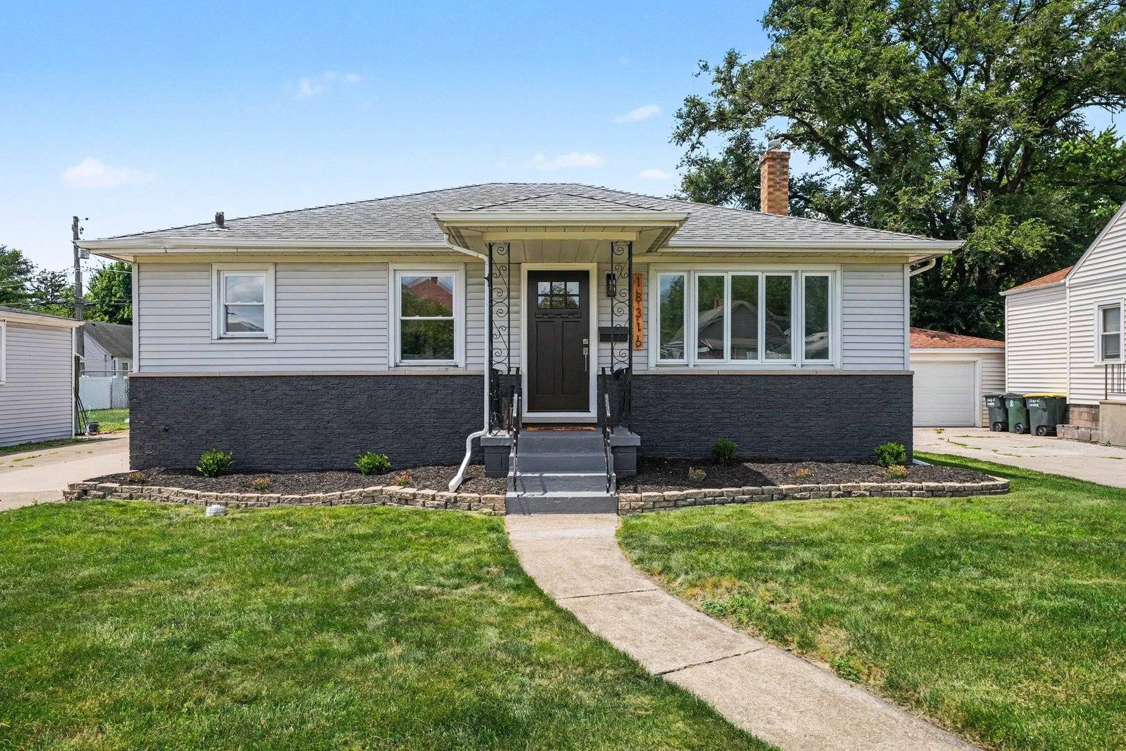 18316 Sherman ST, Lansing, IL 60438