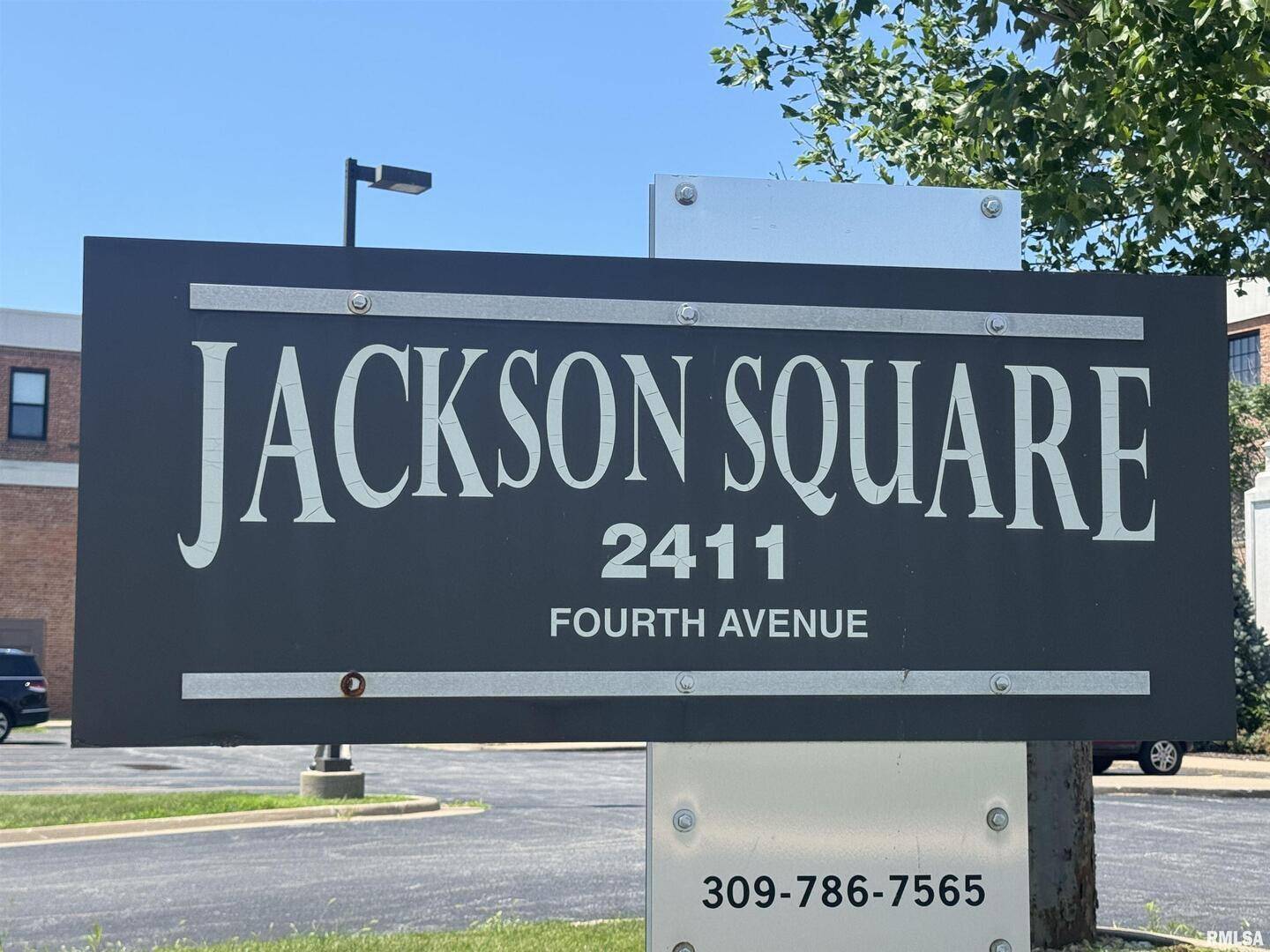 2401 4TH AVE, Rock Island, IL 61201
