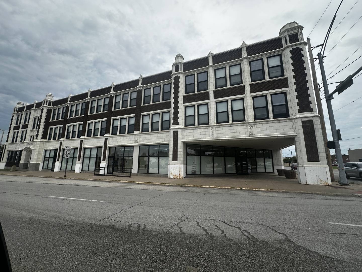 2401 4TH AVE, Rock Island, IL 61201