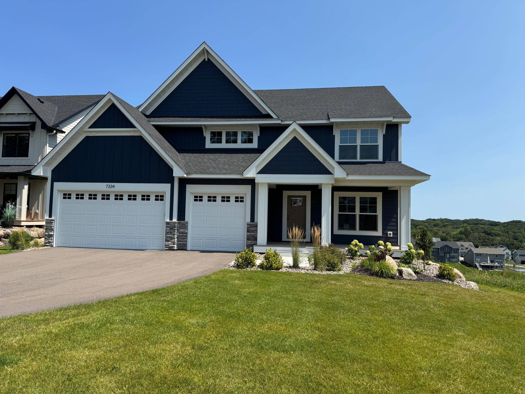 7334 Ambercrest Curve, Inver Grove Heights, MN 55077