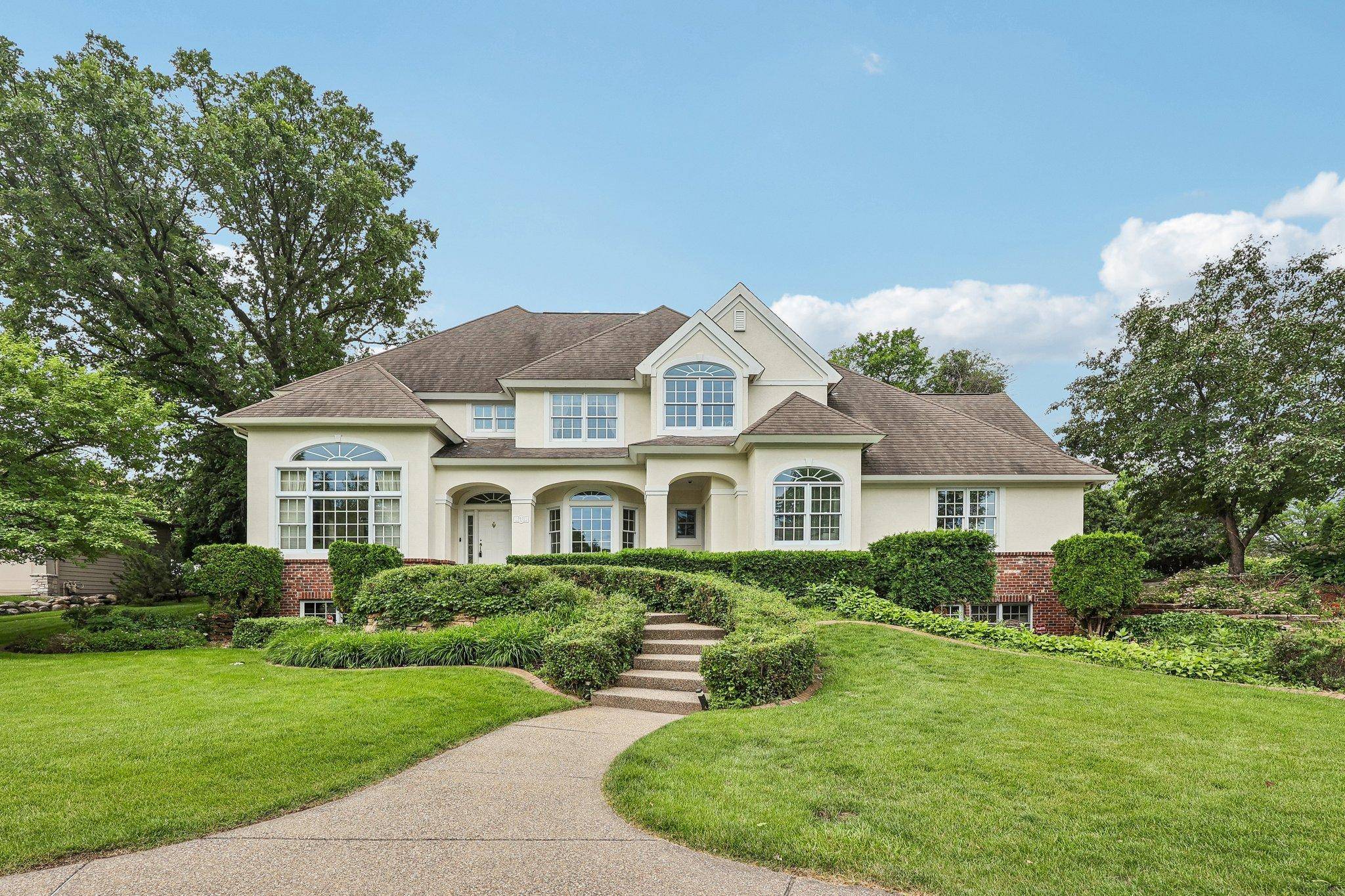 7631 S Bay DR, Bloomington, MN 55438