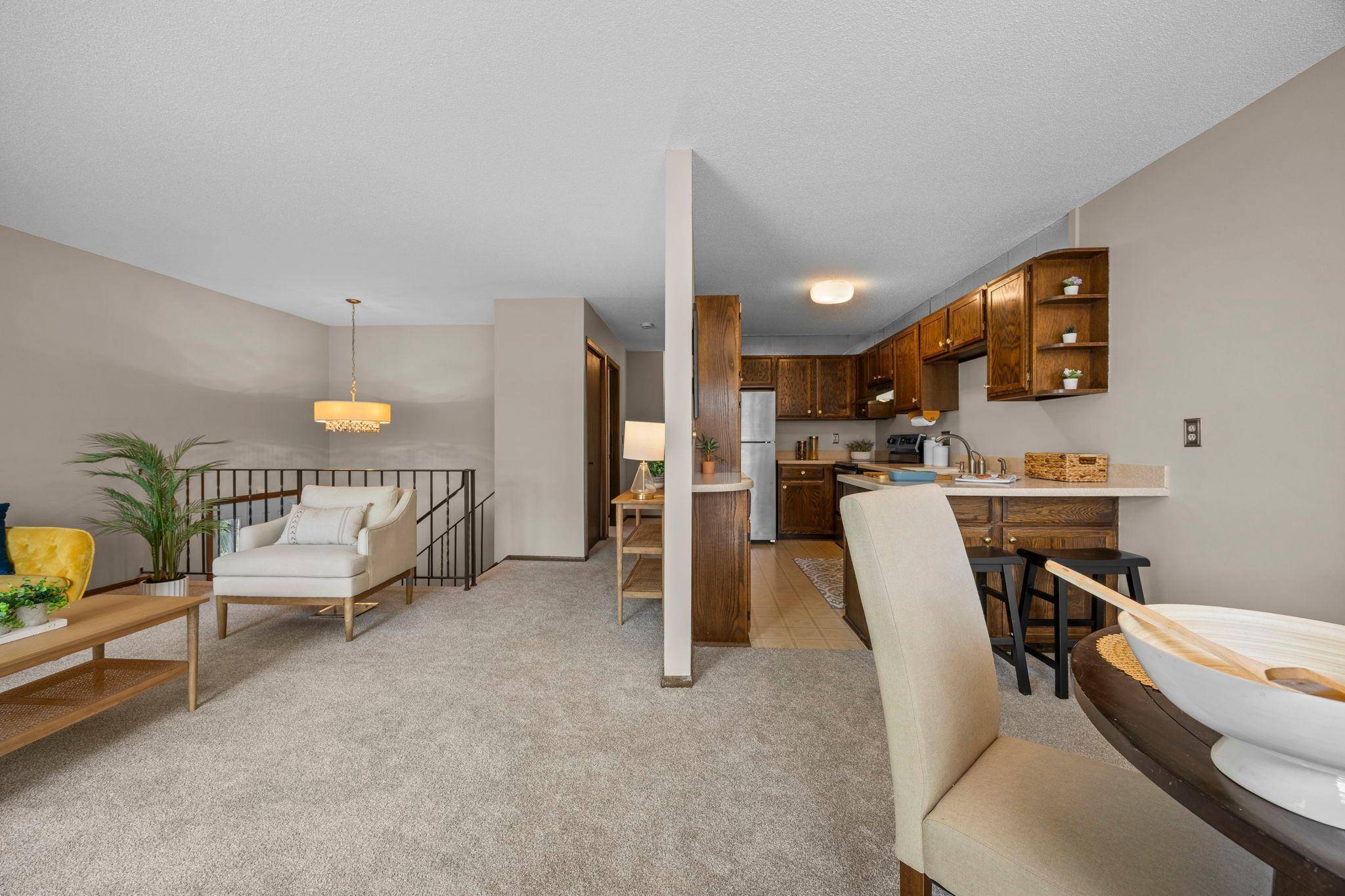 11143 Xavier RD, Bloomington, MN 55437