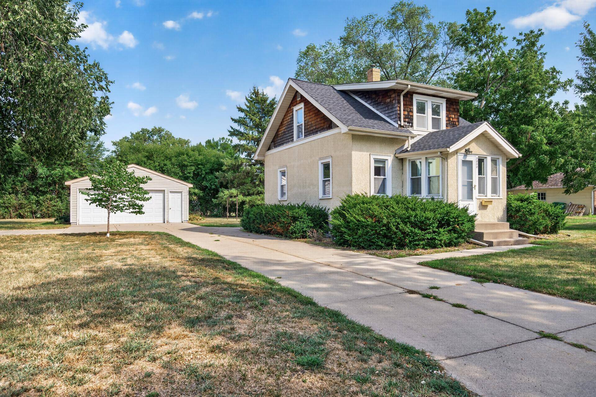 5830 Bryant AVE N, Brooklyn Center, MN 55430