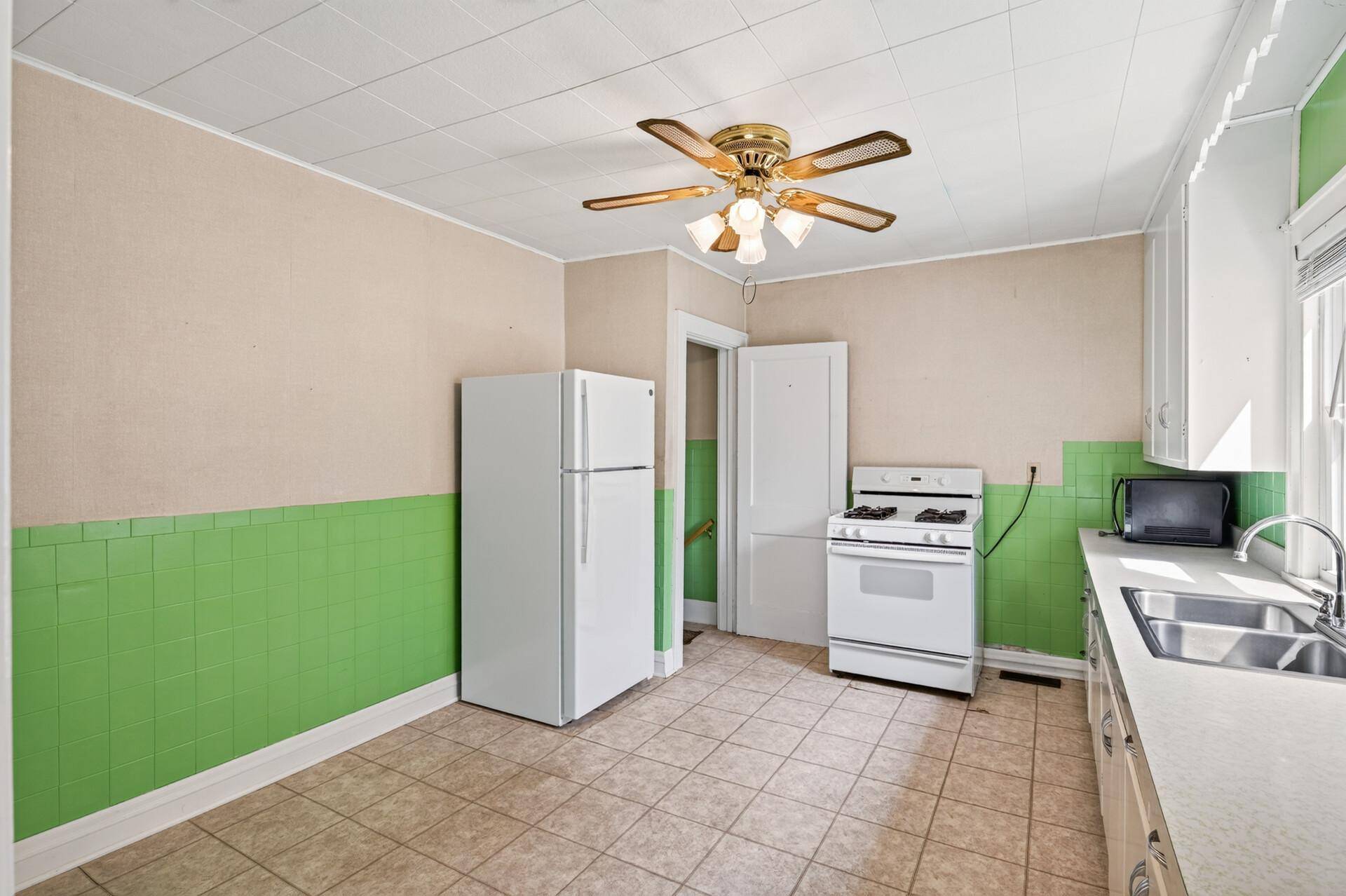 5830 Bryant AVE N, Brooklyn Center, MN 55430