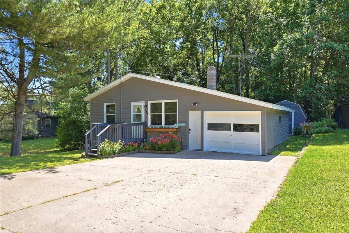 718 Wisconsin AVE, Amery, WI 54001