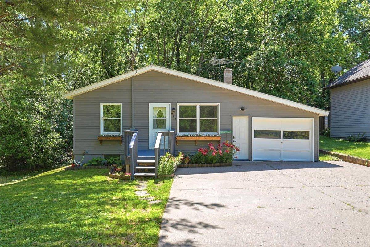 718 Wisconsin AVE, Amery, WI 54001