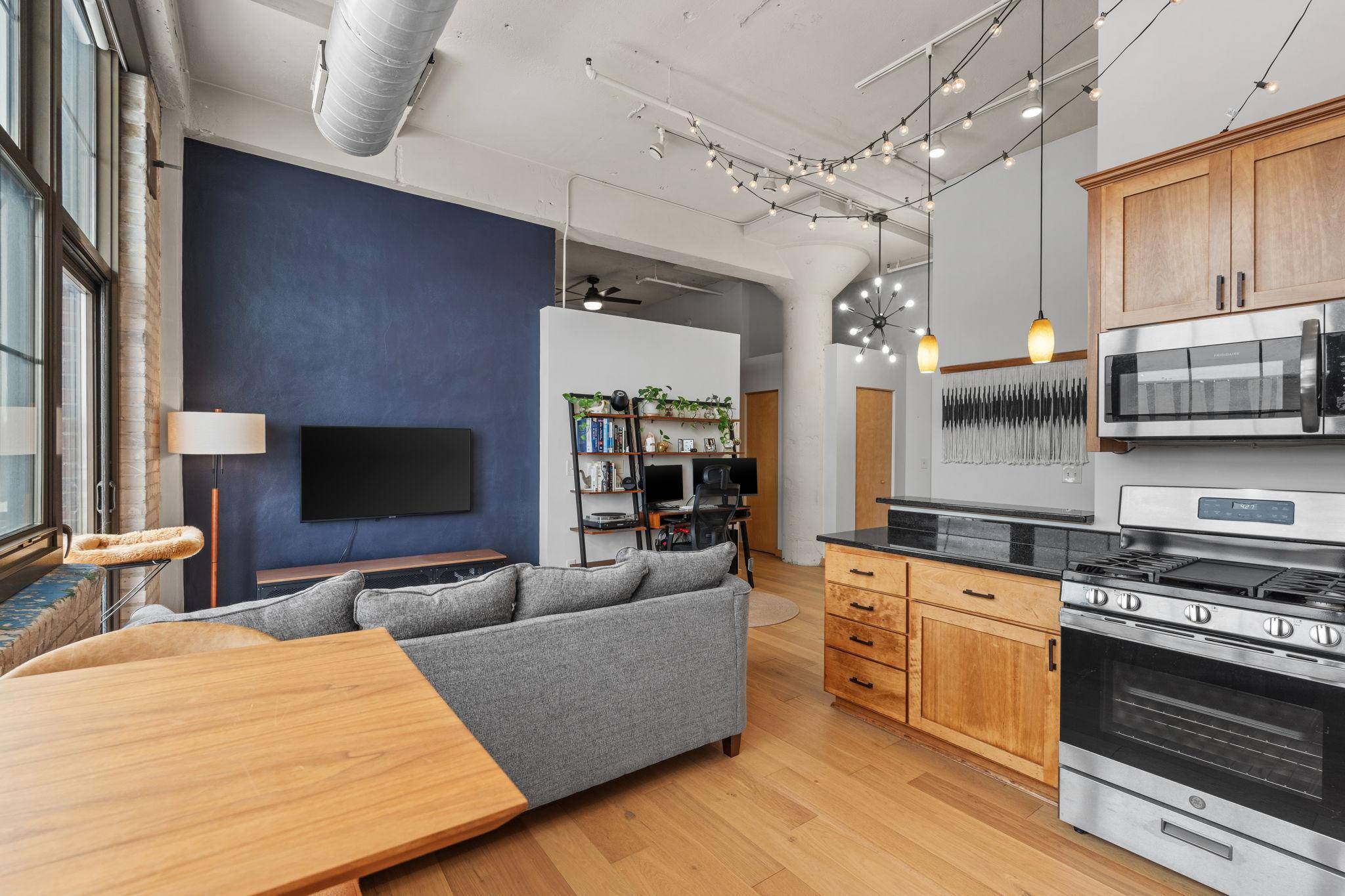 1901 E Hennepin AVE #306, Minneapolis, MN 55413