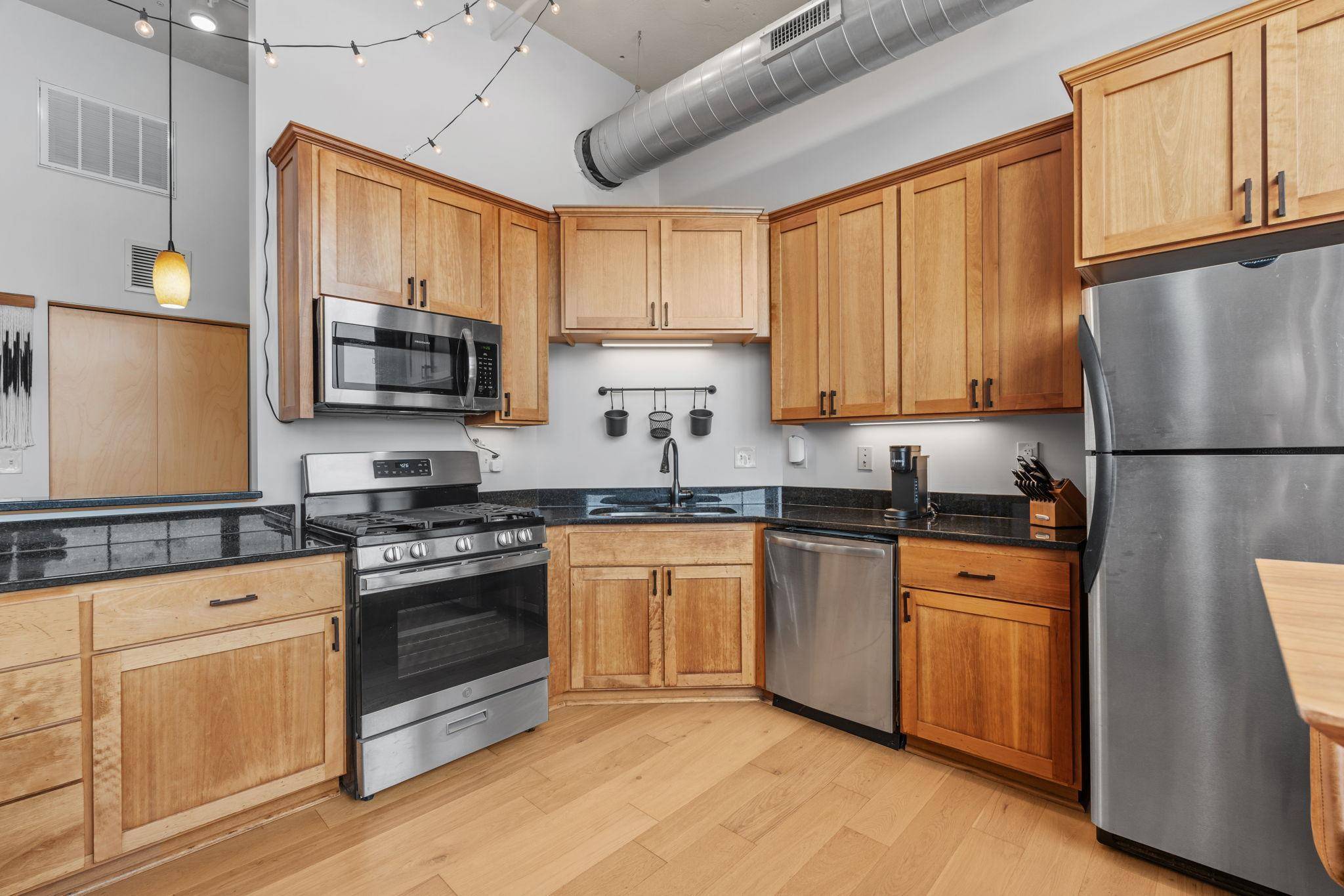 1901 E Hennepin AVE #306, Minneapolis, MN 55413