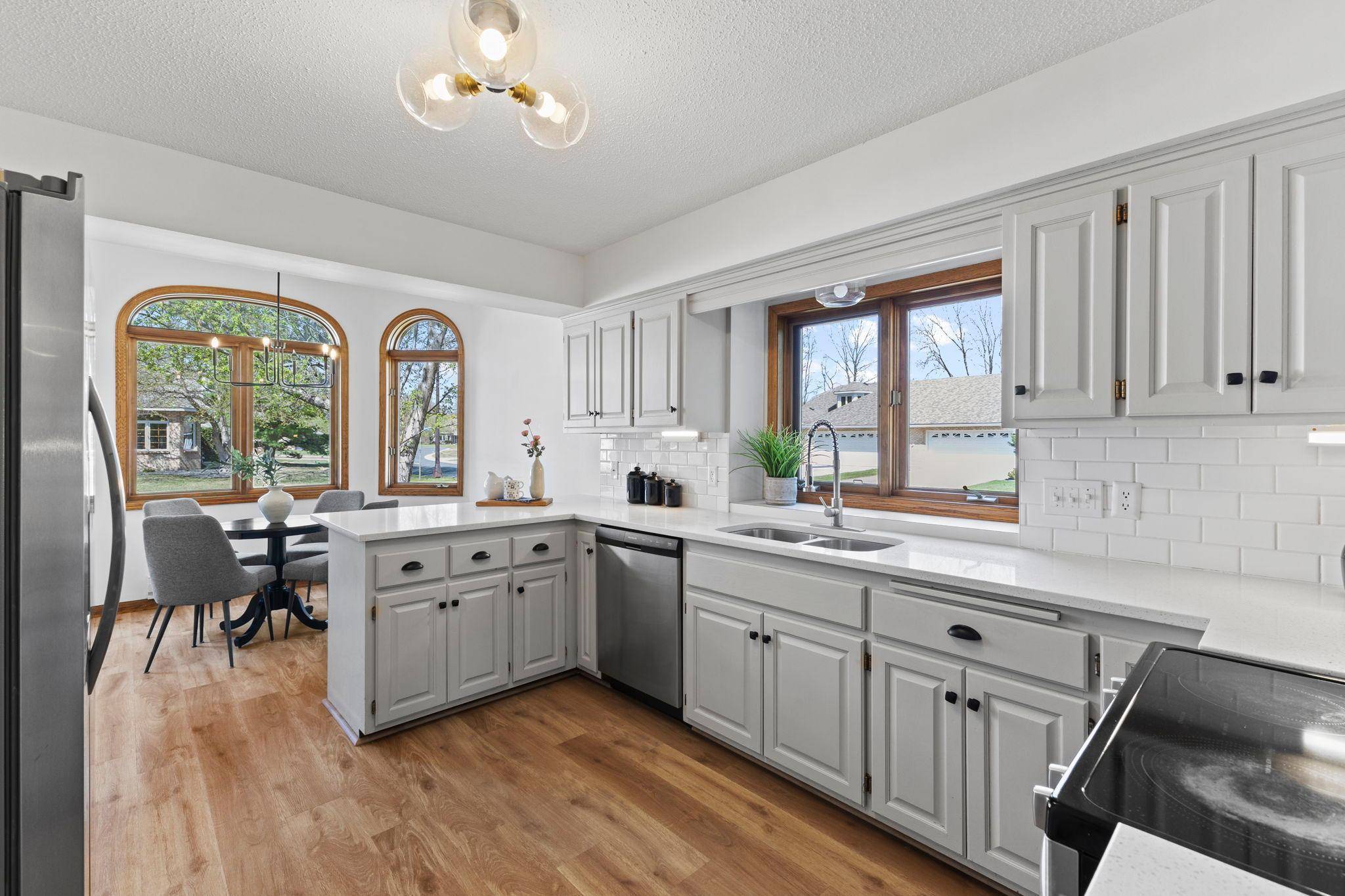 5619 Dunlap AVE N, Shoreview, MN 55126