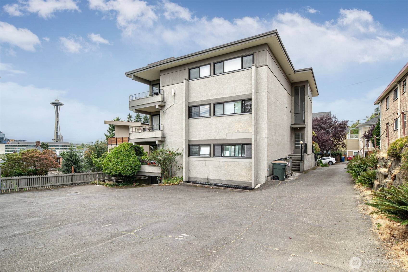 914 6th AVE N #201, Seattle, WA 98109