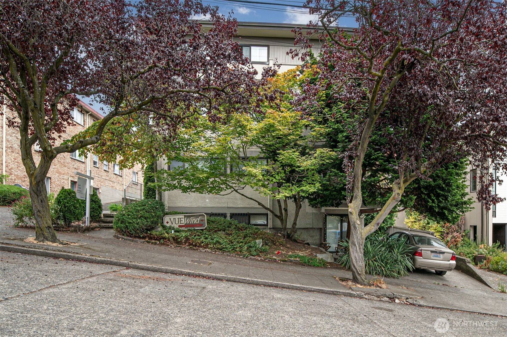 914 6th AVE N #201, Seattle, WA 98109