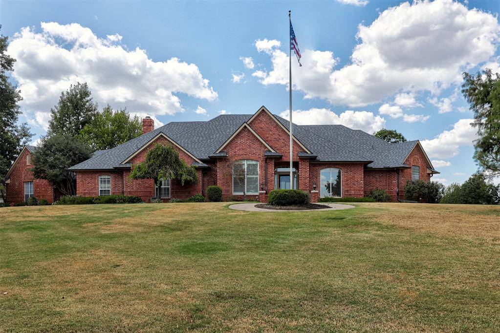 1079 Chaparral DR, Choctaw, OK 73020