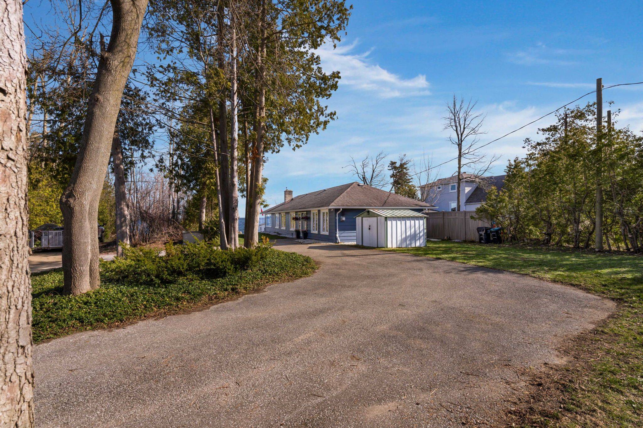 49 Lakeshore RD E, Oro-medonte, ON L0L 2E0