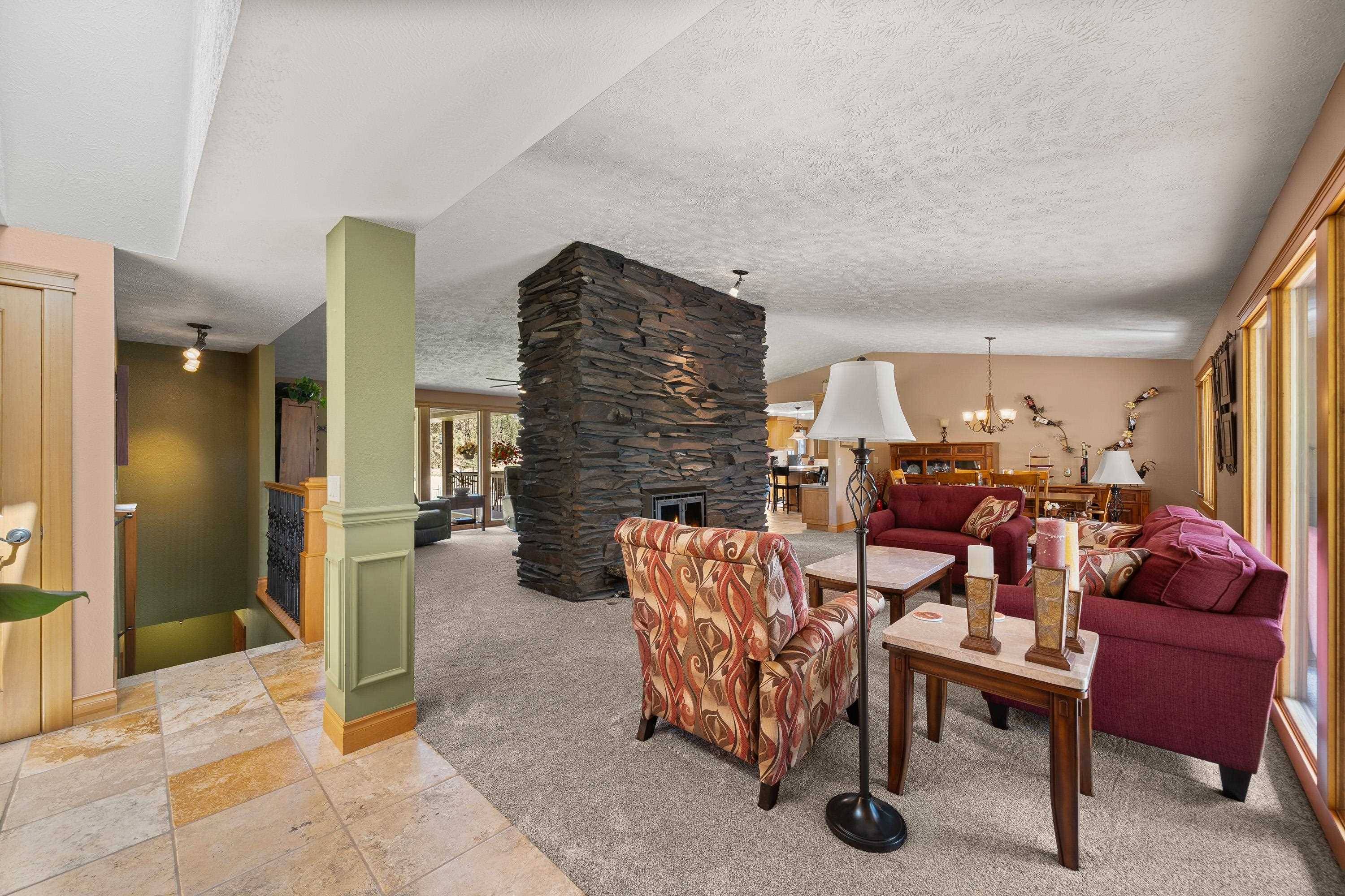 11816 W SEVEN MILE Rd, Spokane, WA 99224