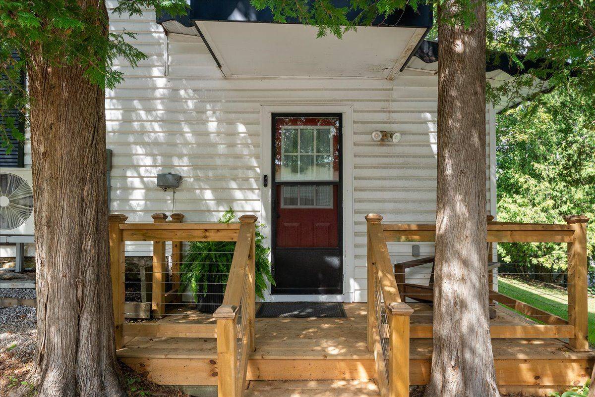 26 Sherbourne ST N, Bancroft, ON K0L 1C0