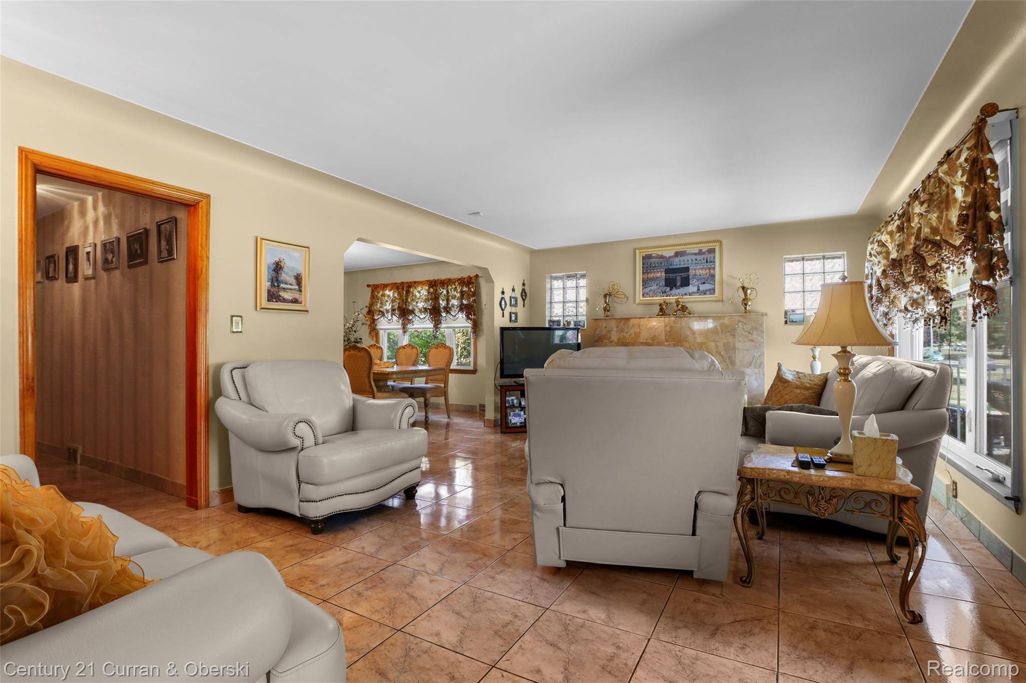 6151 Oakman BLVD, Dearborn, MI 48126