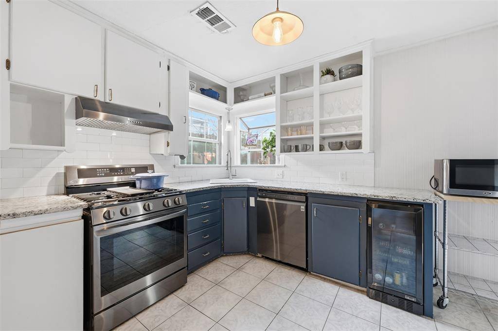 2129 Cardinal Lane, Fort Worth, TX 76111