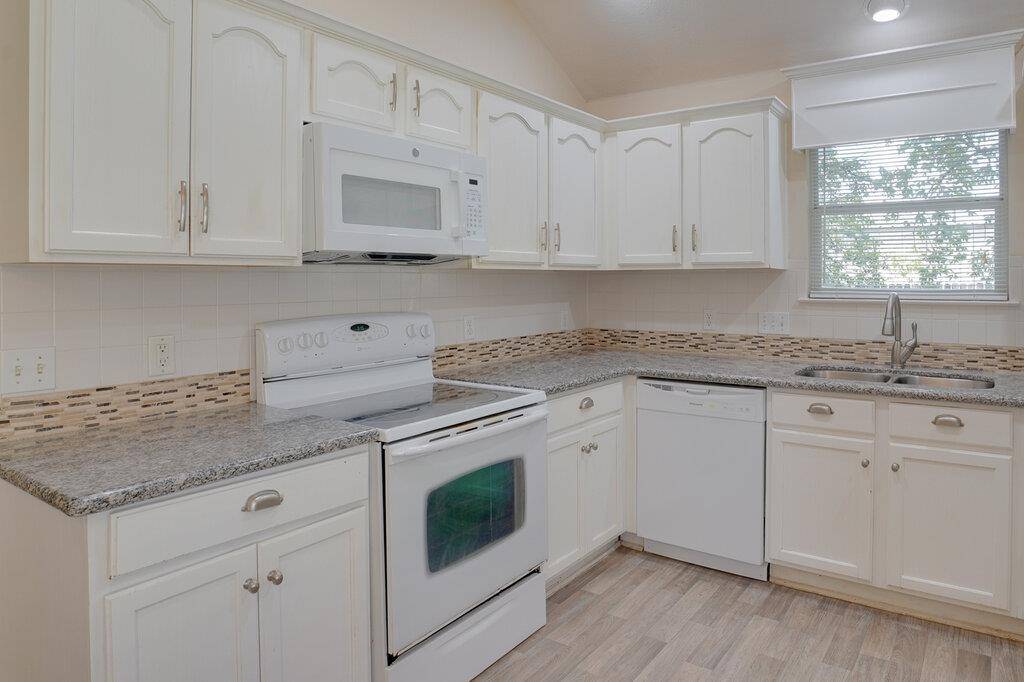 402 Hickory Tree DR, Georgetown, TX 78626