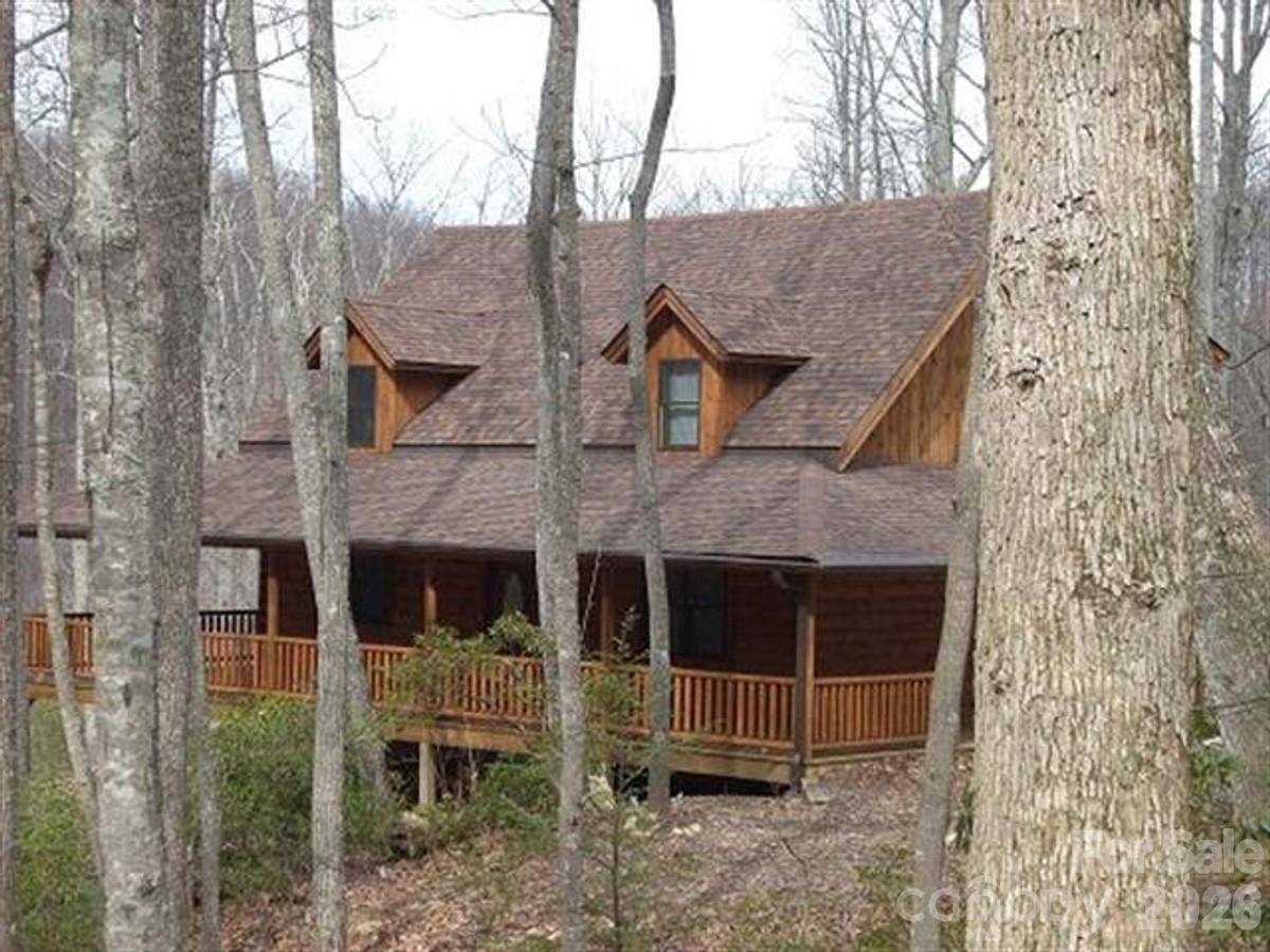 102 and 104 Carriage DR, Fairview, NC 28730