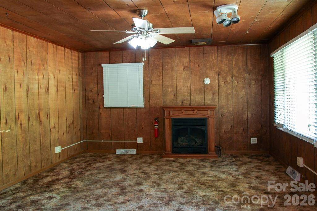 905 S 10th ST, Bessemer City, NC 28016
