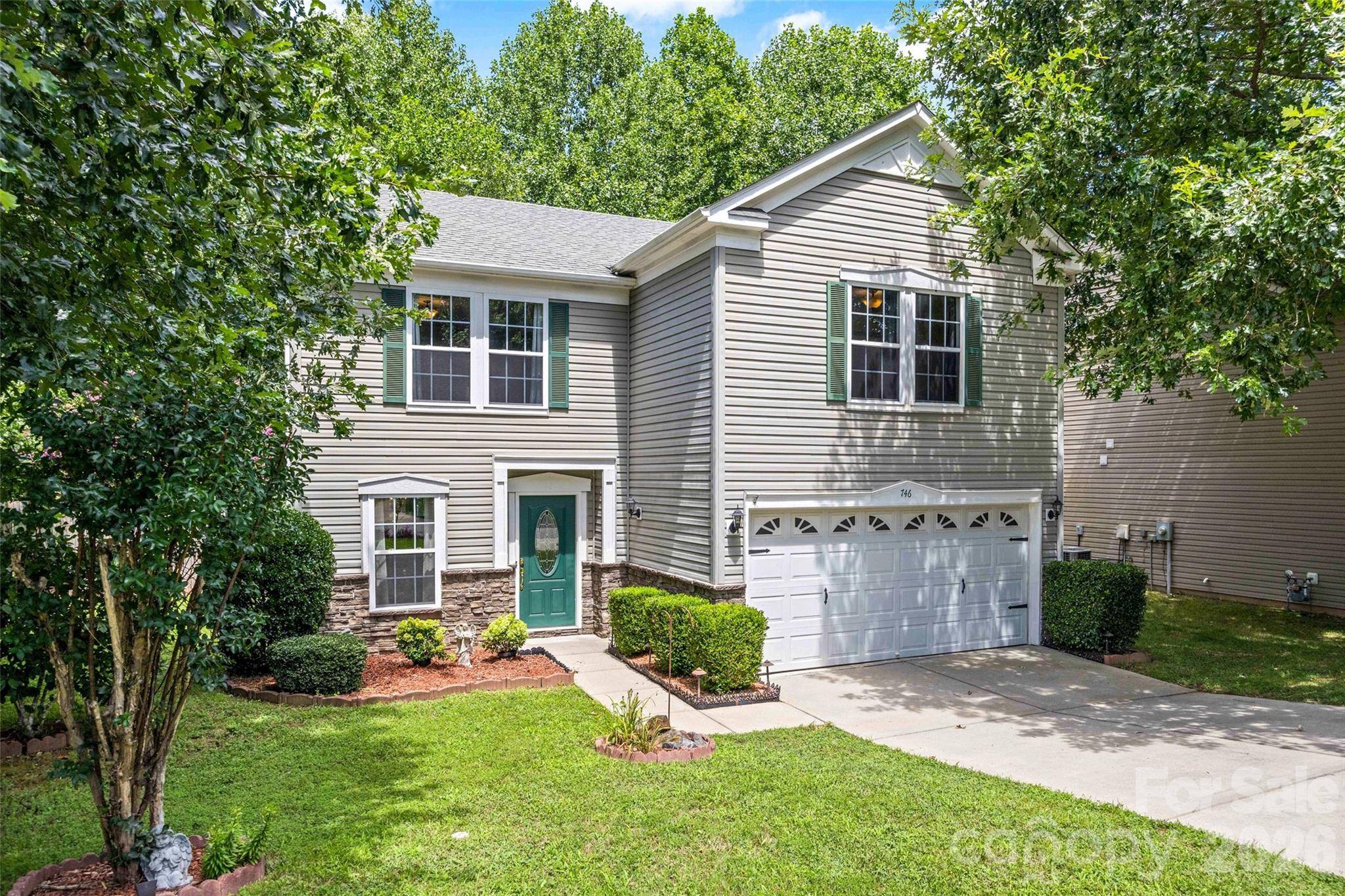 746 Ladino LN, Clover, SC 29710