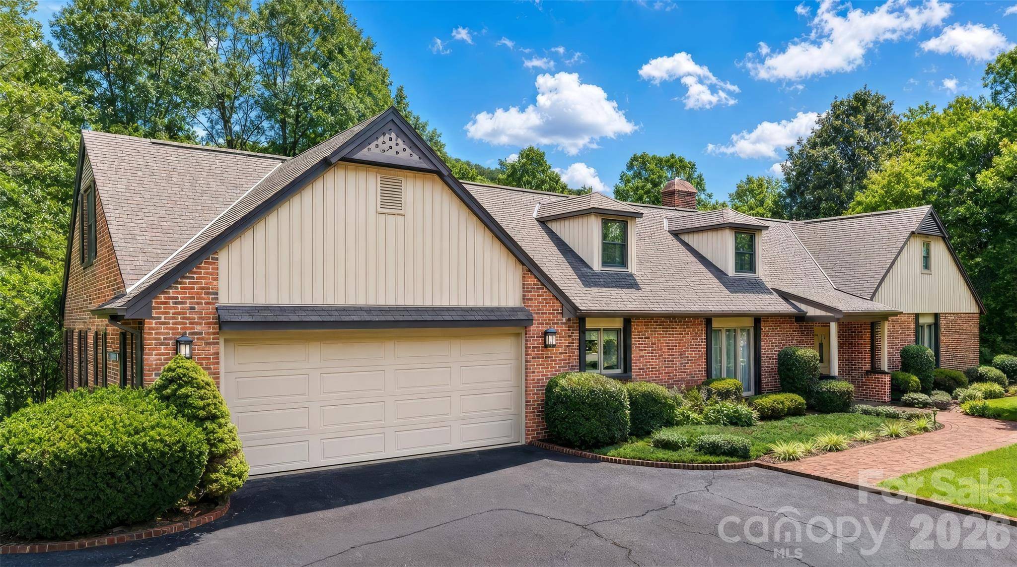 417 Stonecroft DR SE, Lenoir, NC 28645