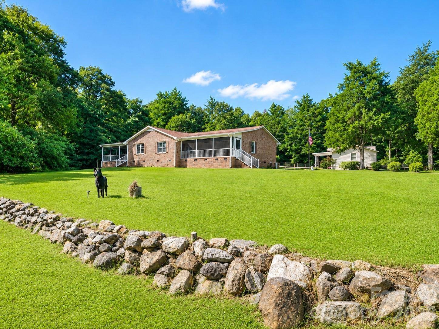 2323 Cherry RD, Catawba, SC 29704