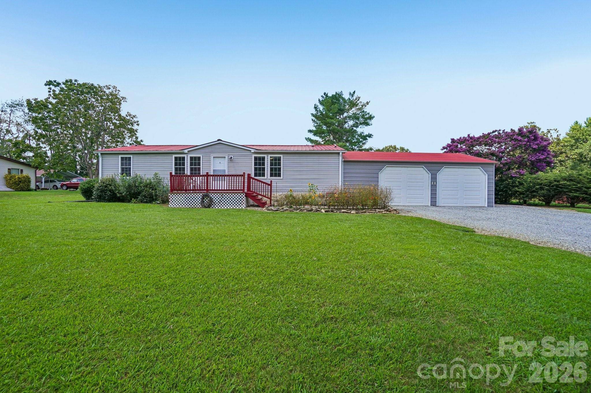 210 Leigh Anne LN, Horse Shoe, NC 28742